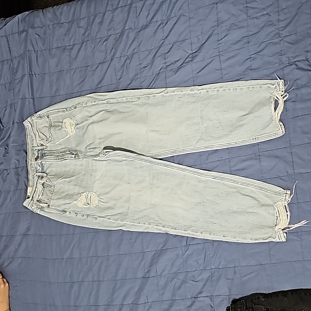 American Eagle distressed jeans